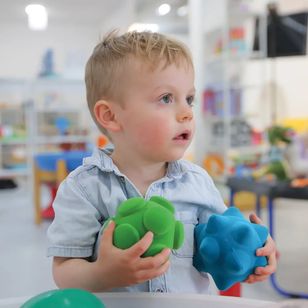 HOPTOYS Stimulation Sensorielle<Grandes Balles Velours Par 6 - Espace