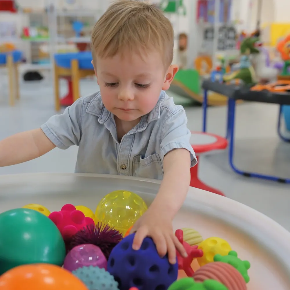 HOPTOYS Balles Sensorielles Adaptees*Grandes Balles Velours Par 6 - Sport
