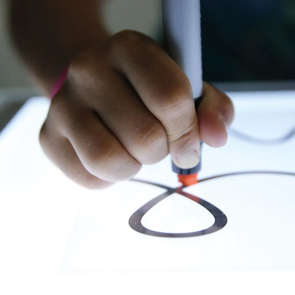 HOPTOYS Produits Lumineux Et Contrastes*La Table Lumineuse Tickit