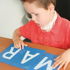 HOPTOYS Stimulation Tactile*Lettres Rugueuses Montessori